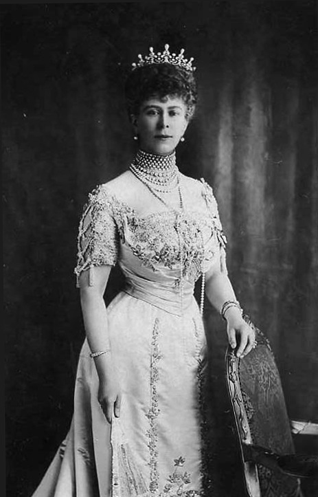 Queen Mary wearing a diamond tiara, 1911.